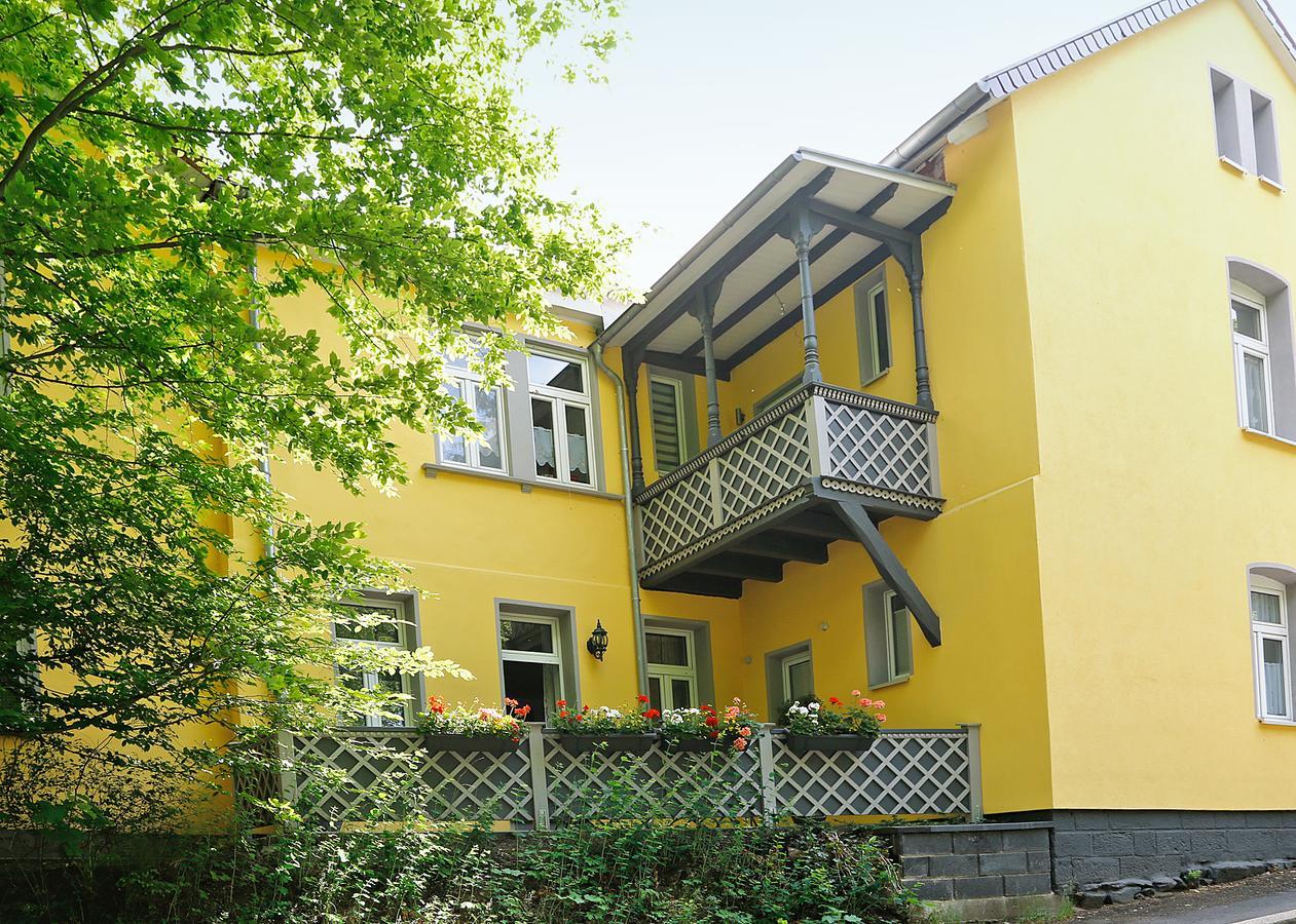 Haus Eveline - Ferienwohnungen Unterhalb Der Wartburg - アイゼナハ エクステリア 写真